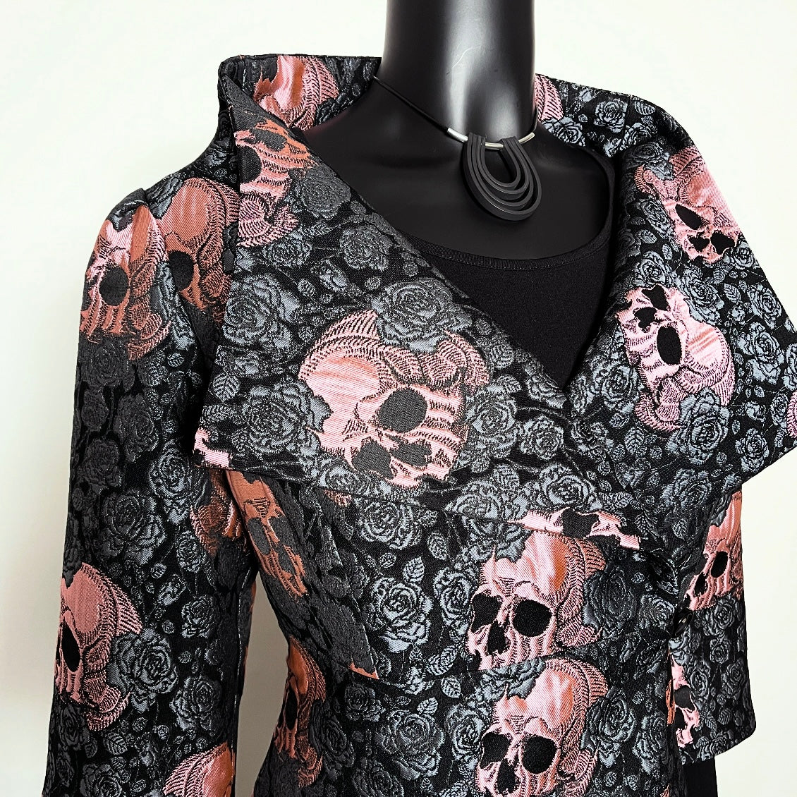 Clasique Jacket - Skulls and Roses - Musk