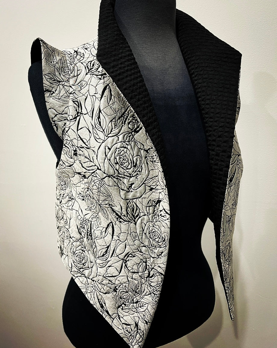 One Of A Kind Vest - Rose jacquard