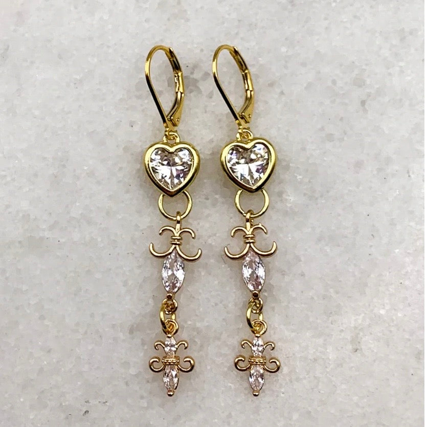 Amore' Crystal Fleur De Lis Earring