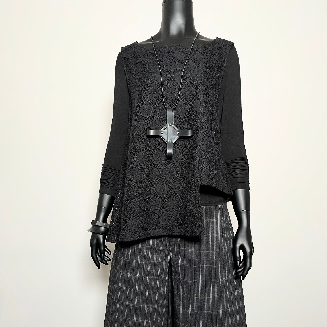 grey plaid wide leg pant black lace top black rubber necklace resin bangles