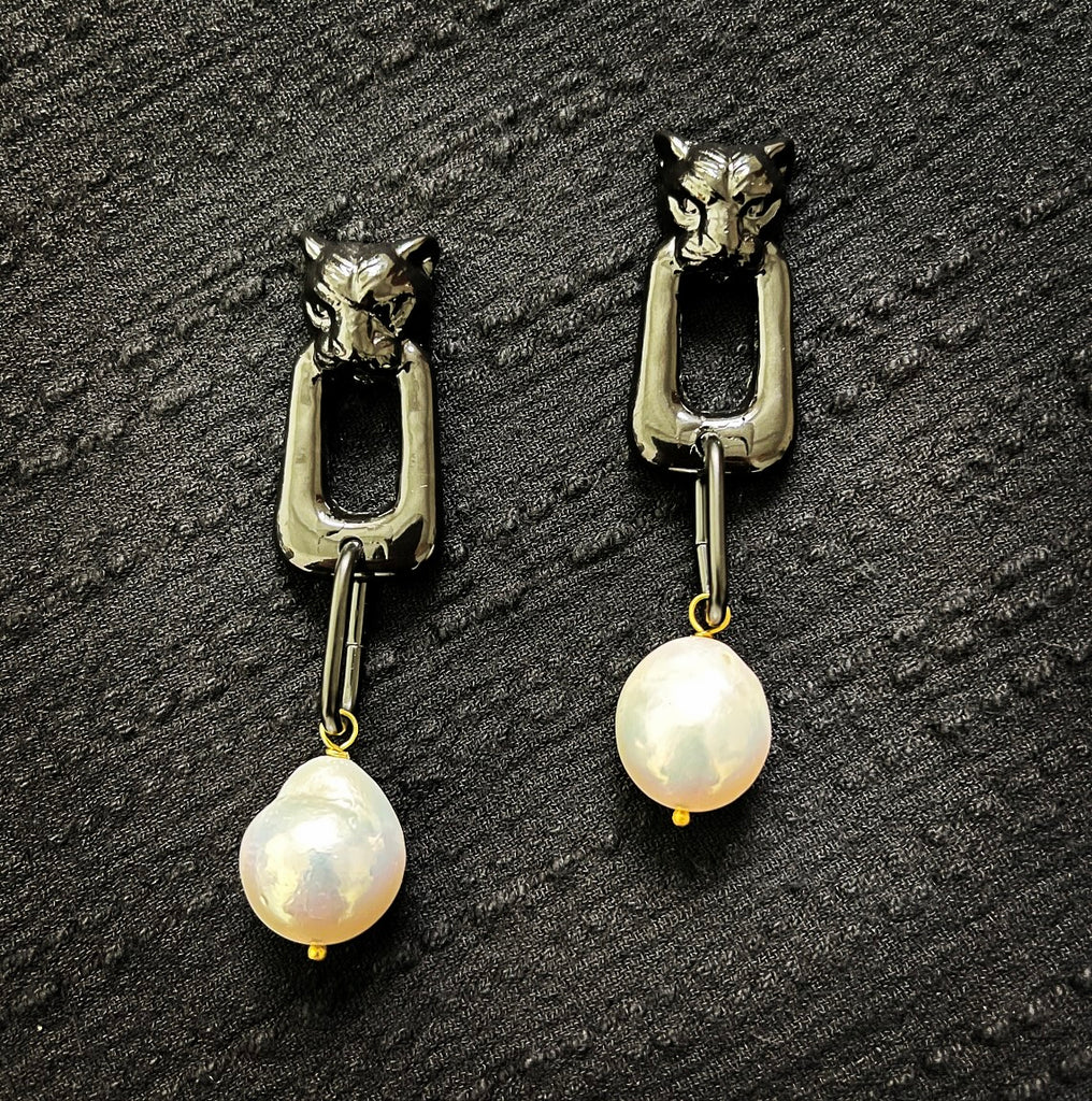 Black Panther Stud Earrings - Pearl