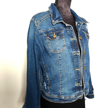 Upcycled denim jacket skulls and roses sustainable fashion made in melbourne 