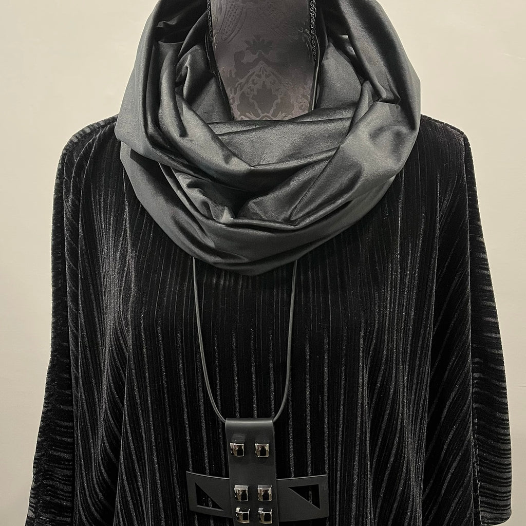 Eloise the label luxe velvet infinity scarf in black