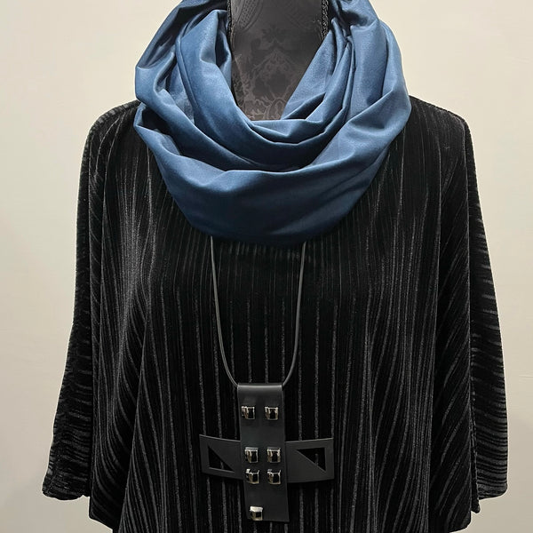 Eloise the label luxe velvet infinity scraf in blue